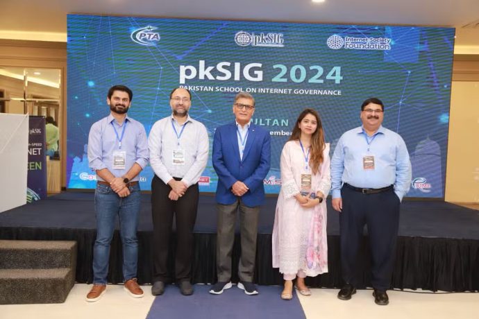 pkSIG Marks Ten Years of Teaching Internet Governance